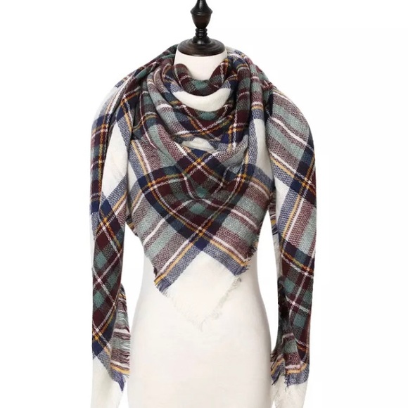 SurArt Accessories - Gift 🎁 Soft Plaid Scarf NWT